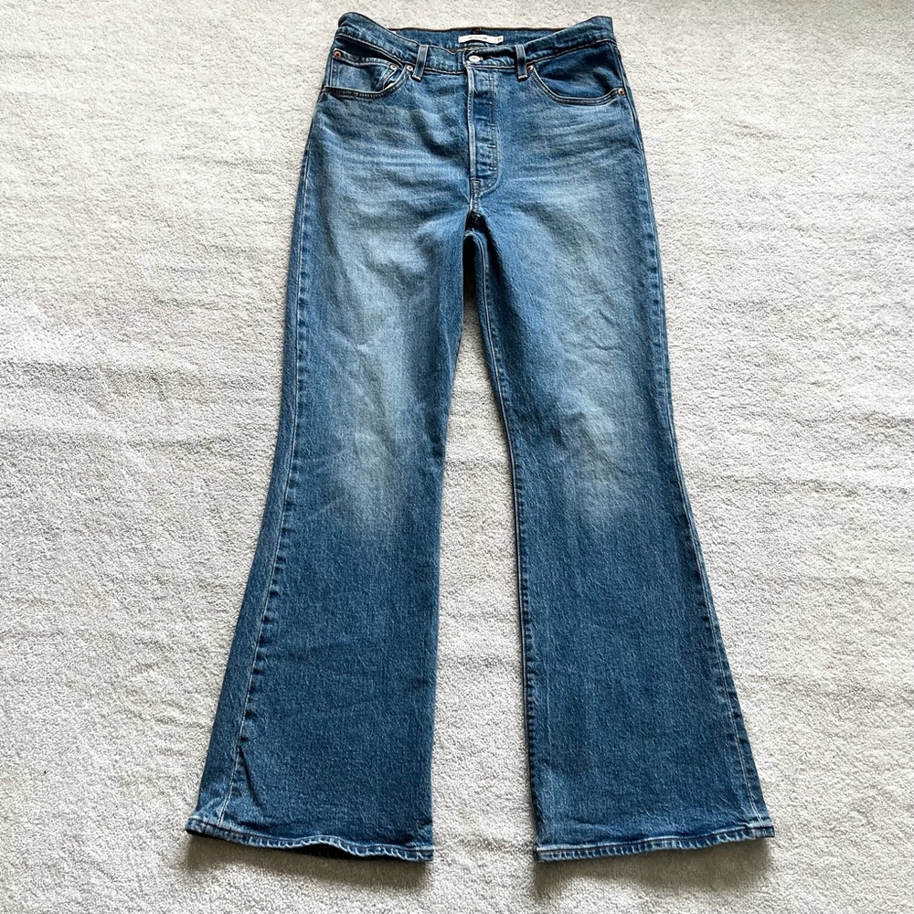 LEVI’S PREMIUM RIBCAGE FLARE JEANS WOMENS SIZE 31 70s Flower Child